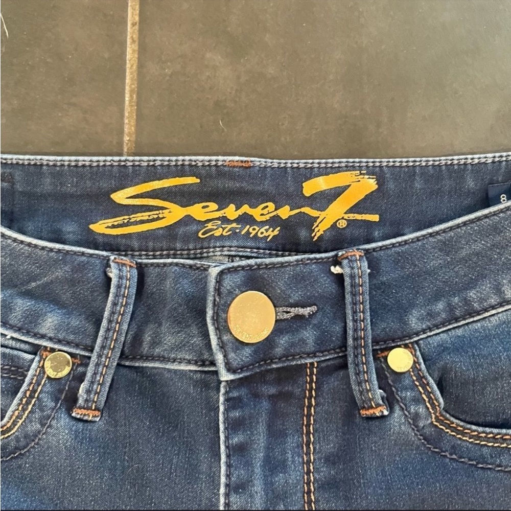 SEVEN7 Medium Wash Straight Leg Jeans with Button Hem - Picture 4 of 5
